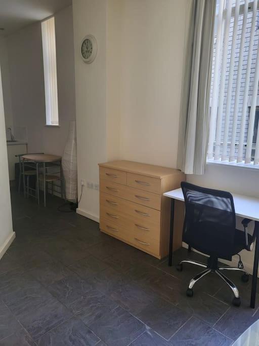 Lovely Spacious Studio Flat In City Centre. Birmingham Exterior foto